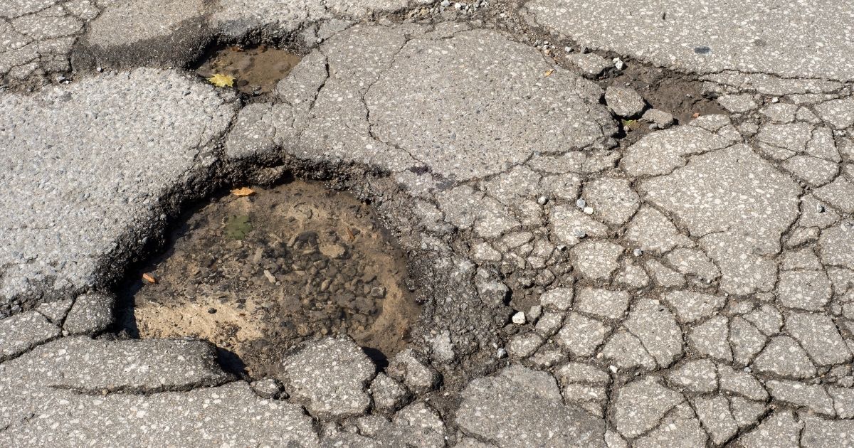 Can Potholes Cause a Serious Car Accident? 