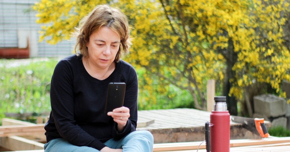 Digital Spying in Divorce: Is It Legal to Track Your Spouse’s Phone?